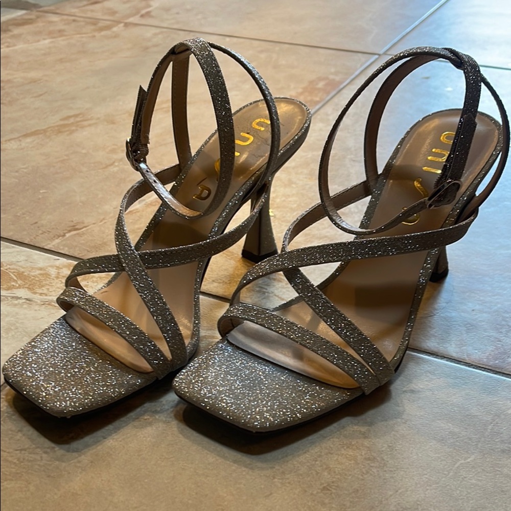 NEW Elegant Glitter Strappy Heels
